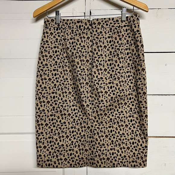 J Crew No 2. Pencil Skirt in Leopard Print - Picture 3 of 4